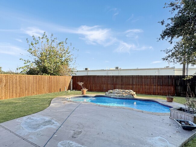 Building Photo - 5106 Ascot Pl