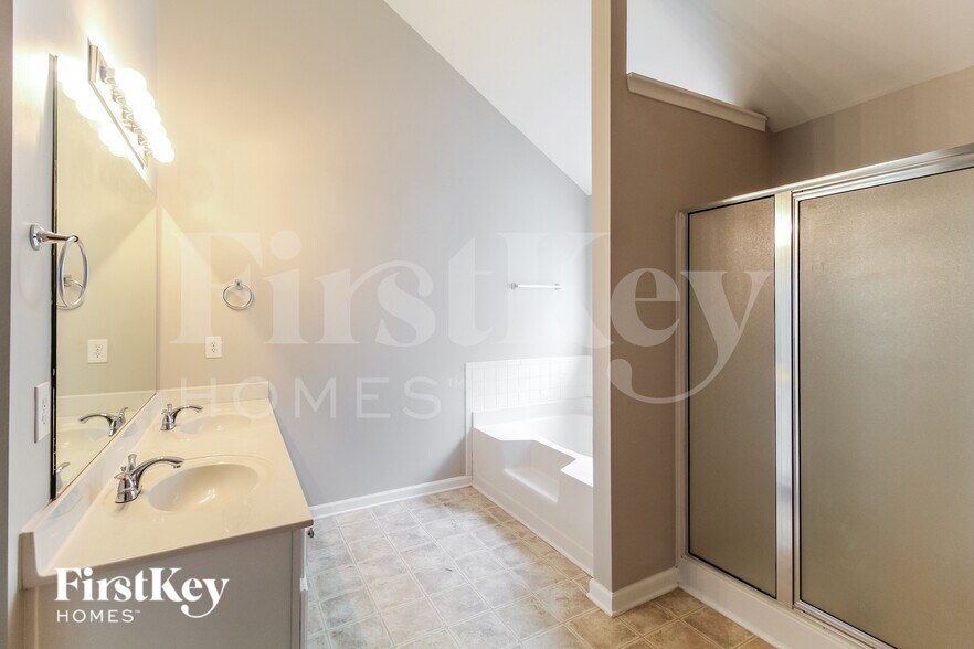 Building Photo - 1436 Wilson Manor Cir SE