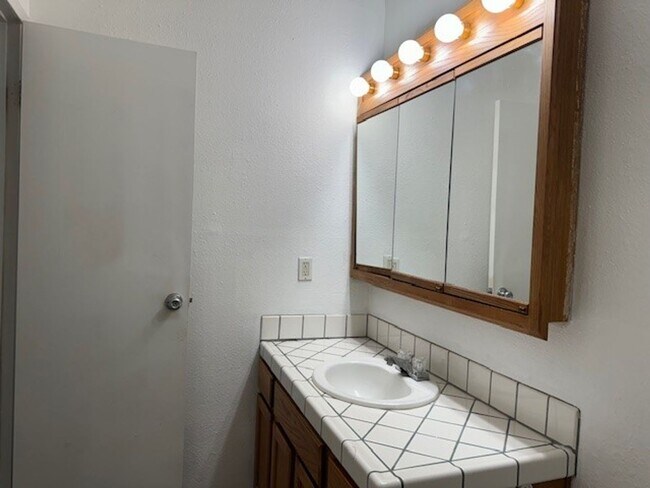 Building Photo - 2 BR Condo near Chaparral Golf & Rotary Park