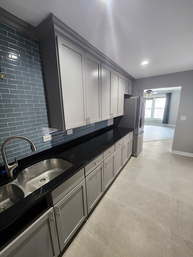 Building Photo - 1020 Brunswick Harbor