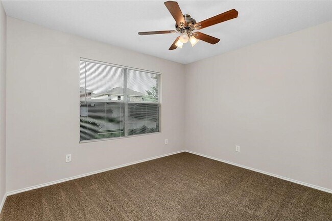 Building Photo - 2152 Laughlin Rd