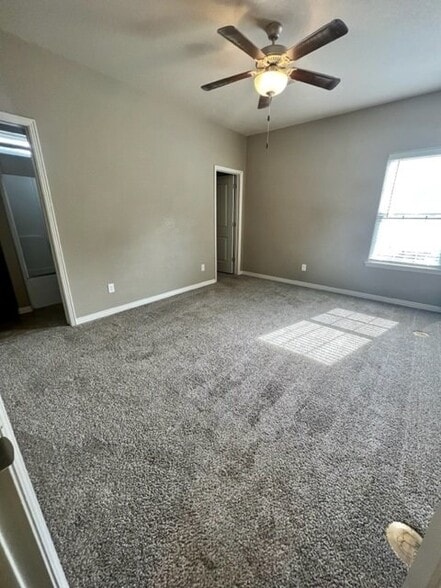 Building Photo - 863 W North St