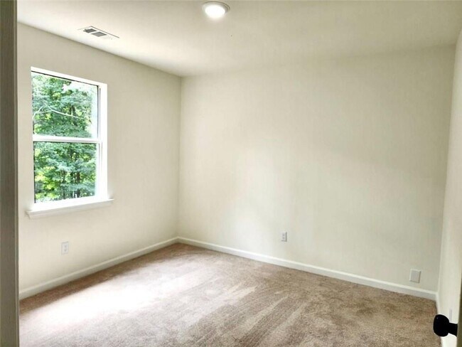 Building Photo - 118 Jade Ln