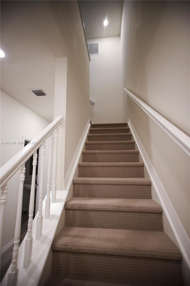 Building Photo - 8293 Cadre Noir Rd