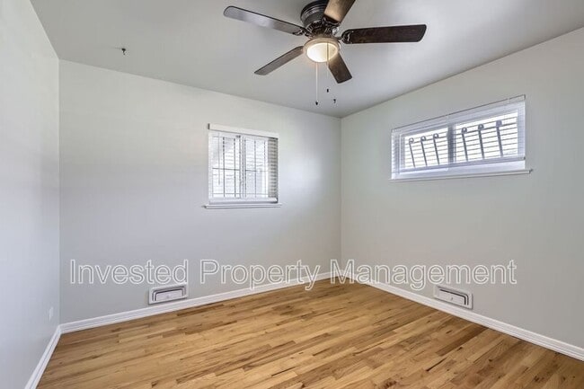 Building Photo - 3267 Ivanhoe St