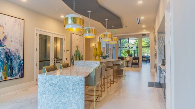 Building Photo - 120 NE 4th St