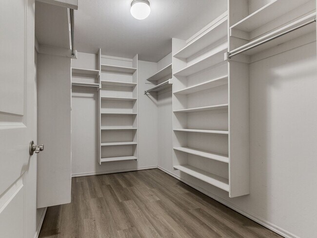 Building Photo - 15704 Caney Dr