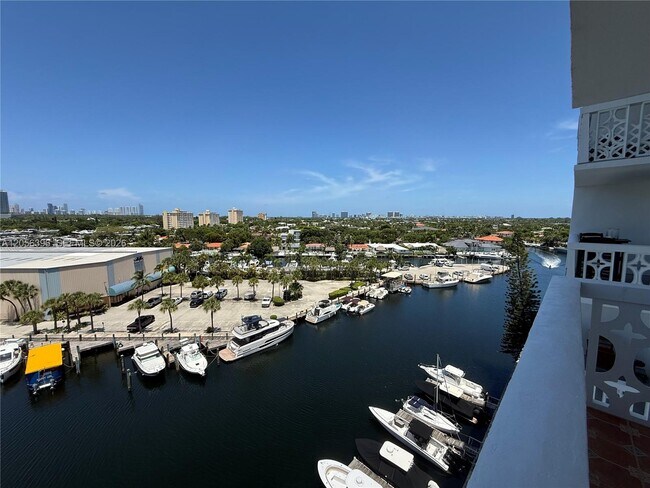 Building Photo - 13155 Ixora Ct