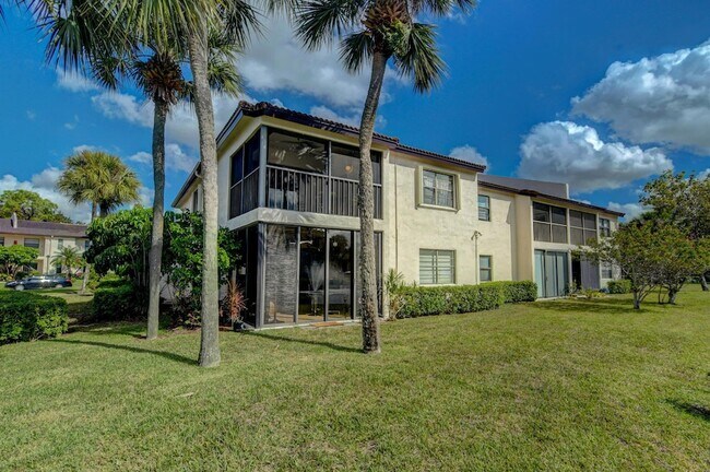Building Photo - 7911 Eastlake Dr