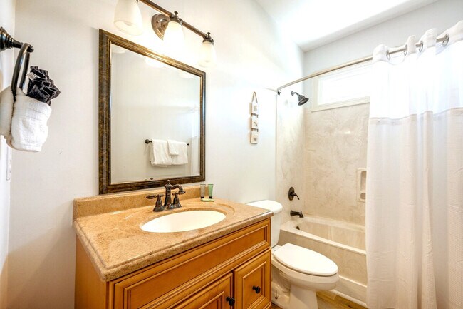 Building Photo - 2825 Scenic Hwy 98