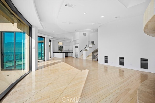 Building Photo - 648 Mystic View