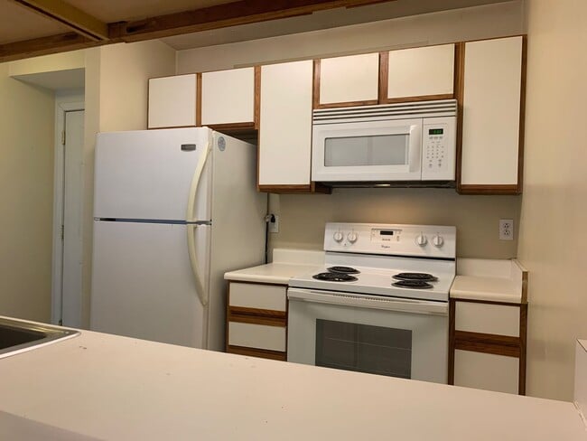 Building Photo - Star City - 4 Bedroom, 4 bath Condo - Available 08/05/2026