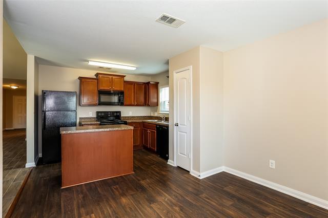 Building Photo - 1216 Timberview Dr