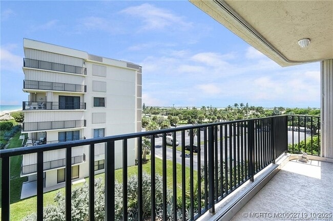Building Photo - 10200 S Ocean Dr