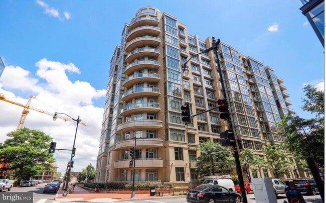 Building Photo - 811 4th St NW
