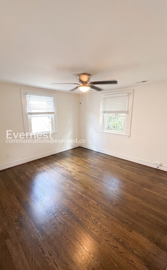 Building Photo - 4 Bed, 3 Bath Home with Fenced Yard / Pet-Friendly / Available Now!