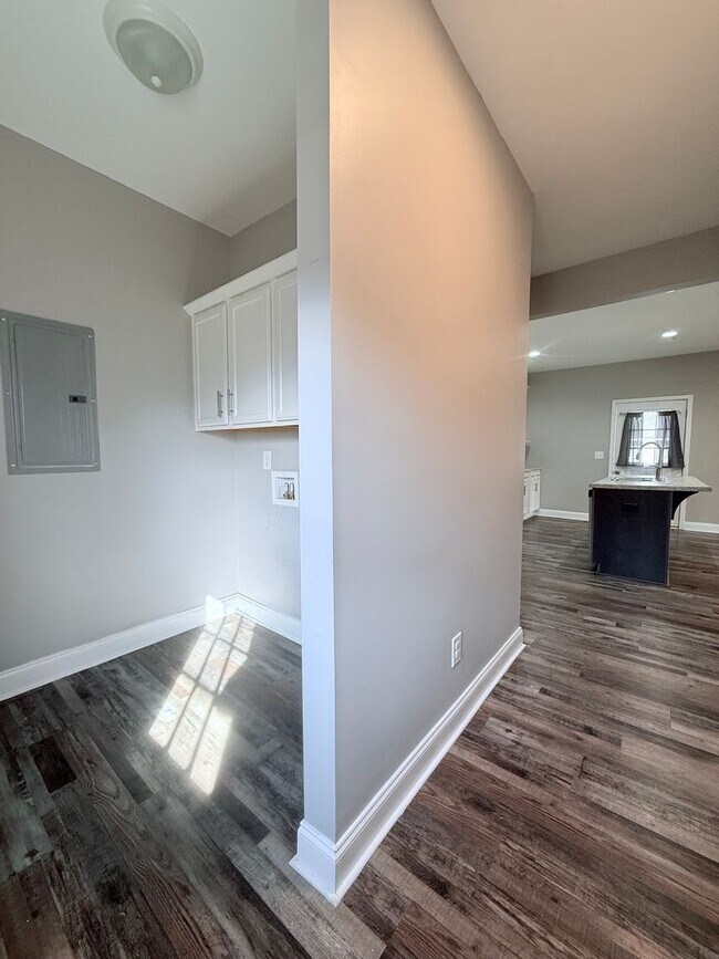 Building Photo - Shannon (Rome) Bungalow available to move in tomorrow!