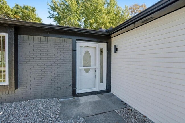 Building Photo - 7882 Lockport Blvd