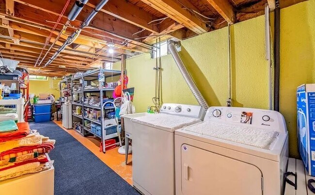 Building Photo - 9768 Jackson St