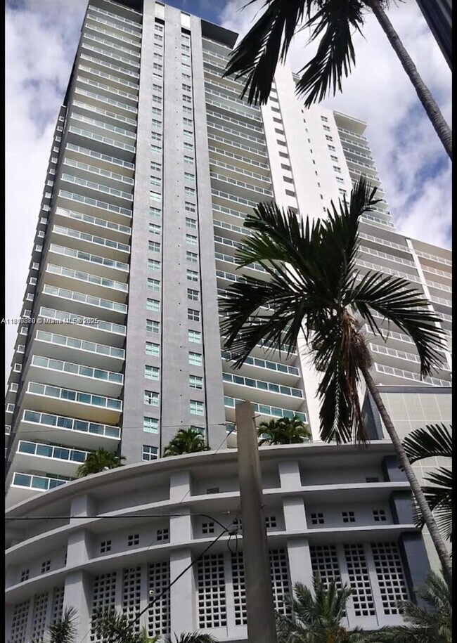 Primary Photo - 1250 S Miami Ave