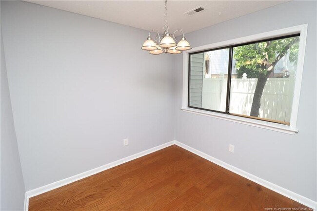 Building Photo - 7283 Sandy Creek Dr