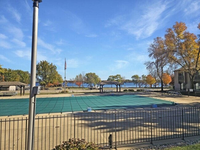 Building Photo - 3201 Emerson St