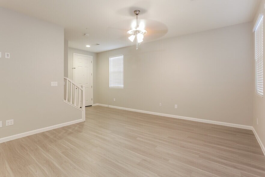Building Photo - 10152 Ruggles Mansion Ave
