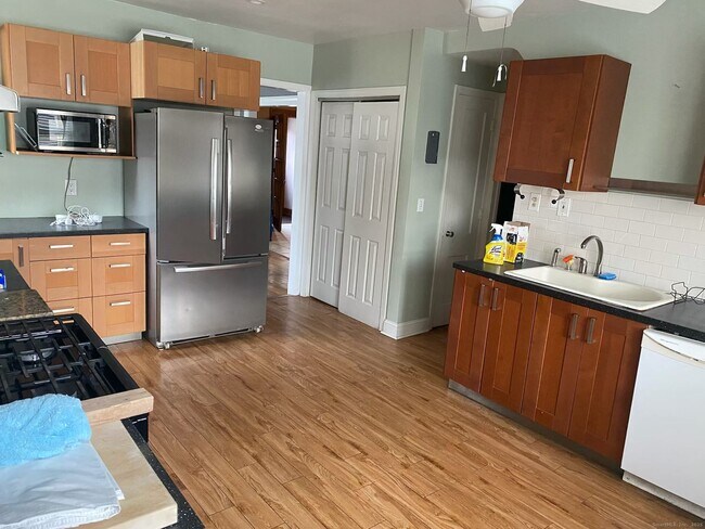 Building Photo - 155 Brooklawn Ave