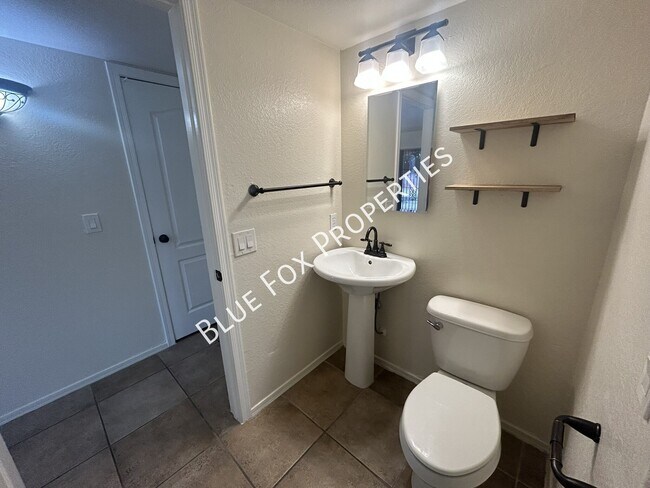 Building Photo - 5257 W Bobwhite Way