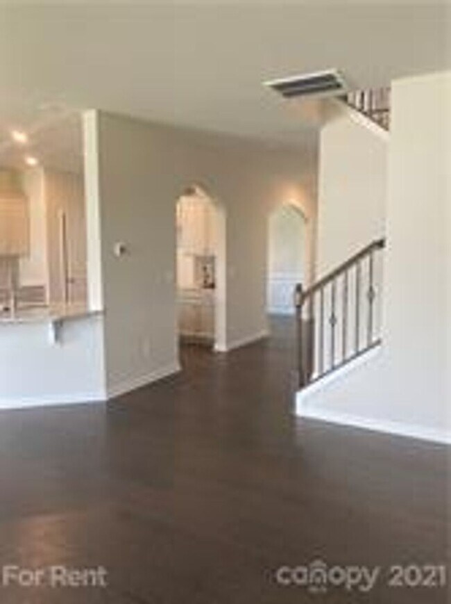Building Photo - New Home in Desirable Palisades!
