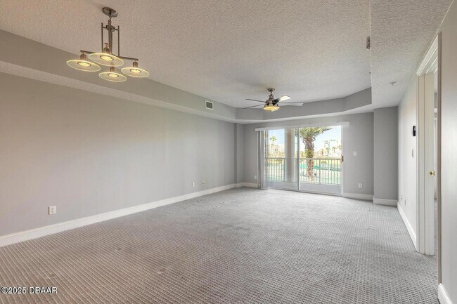 Building Photo - 4650 Links Village Dr
