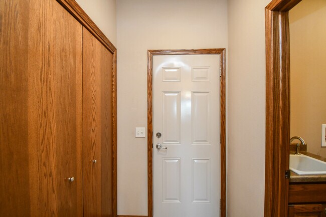Building Photo - 3908 W 89th St