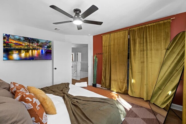 Building Photo - 13702 Yellow Oak Cir