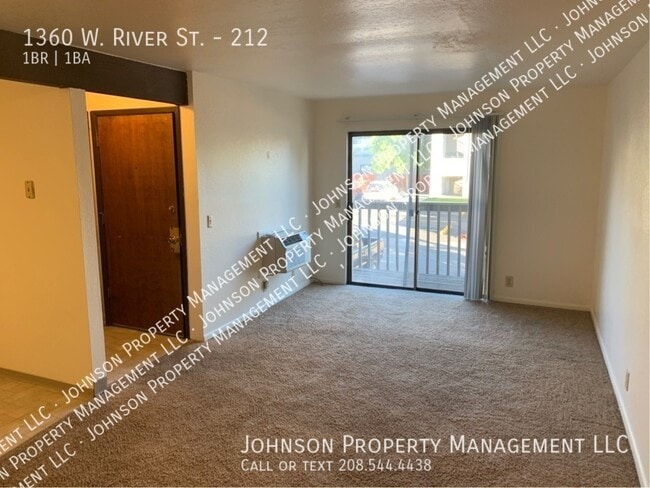 Building Photo - 1360 W River St