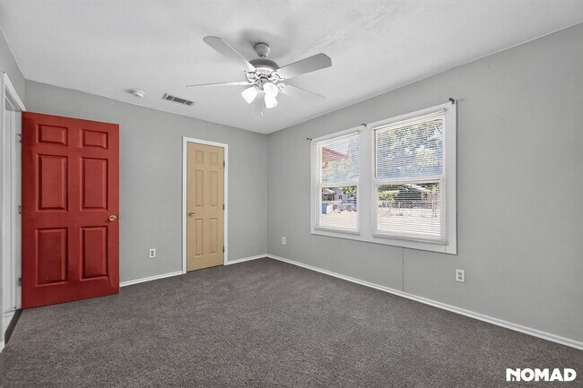 Building Photo - Charming 3BR House in Dallas