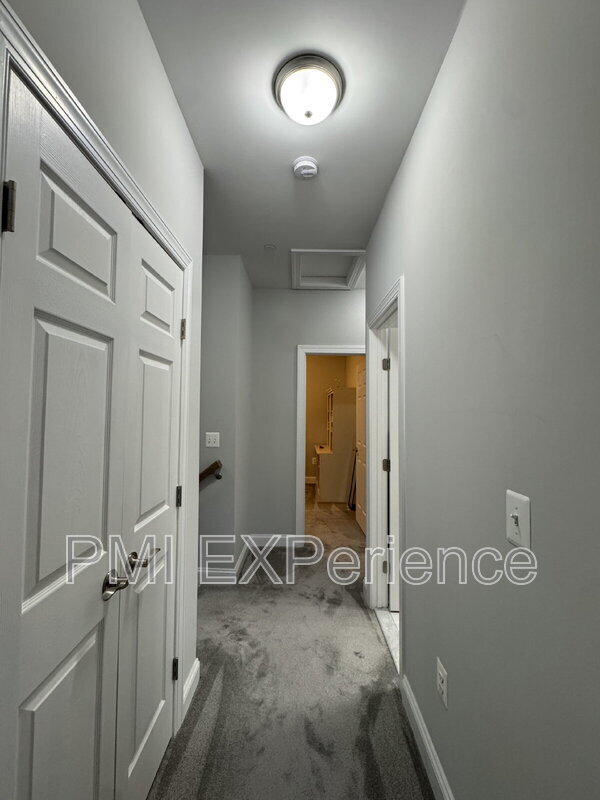 Building Photo - 1001 Rye Dr