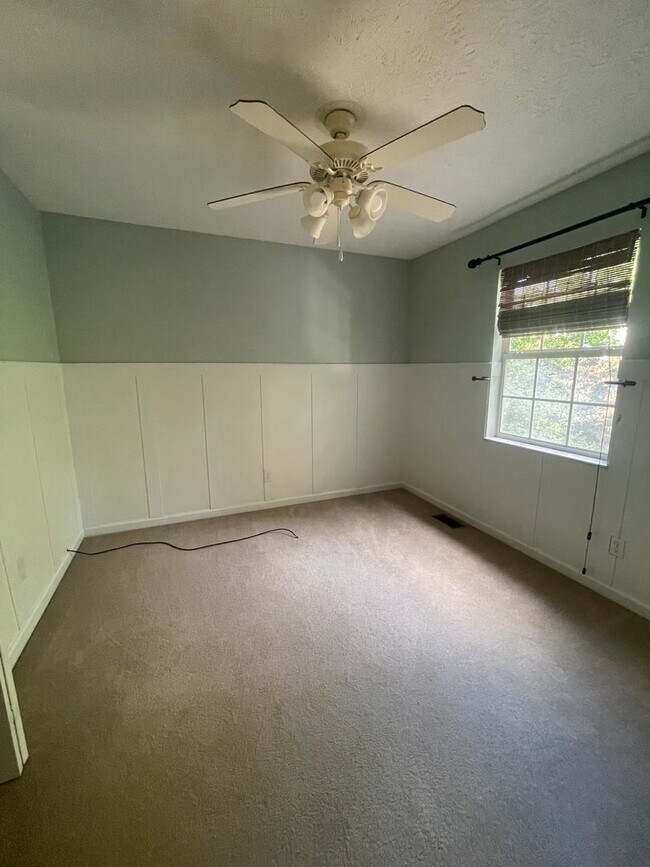 Building Photo - 3-Bedroom Cedar Bluff home available Now!!