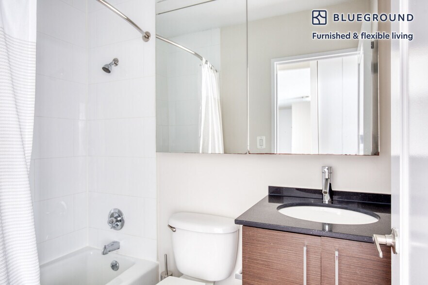 Building Photo - 401 E 34th St