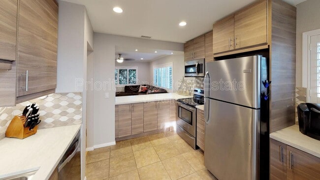 Building Photo - 4102 Ingraham St