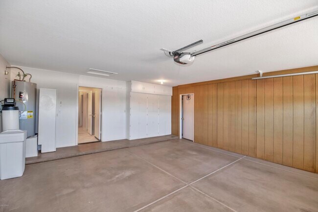 Building Photo - 8951 E Red Mountain Ln