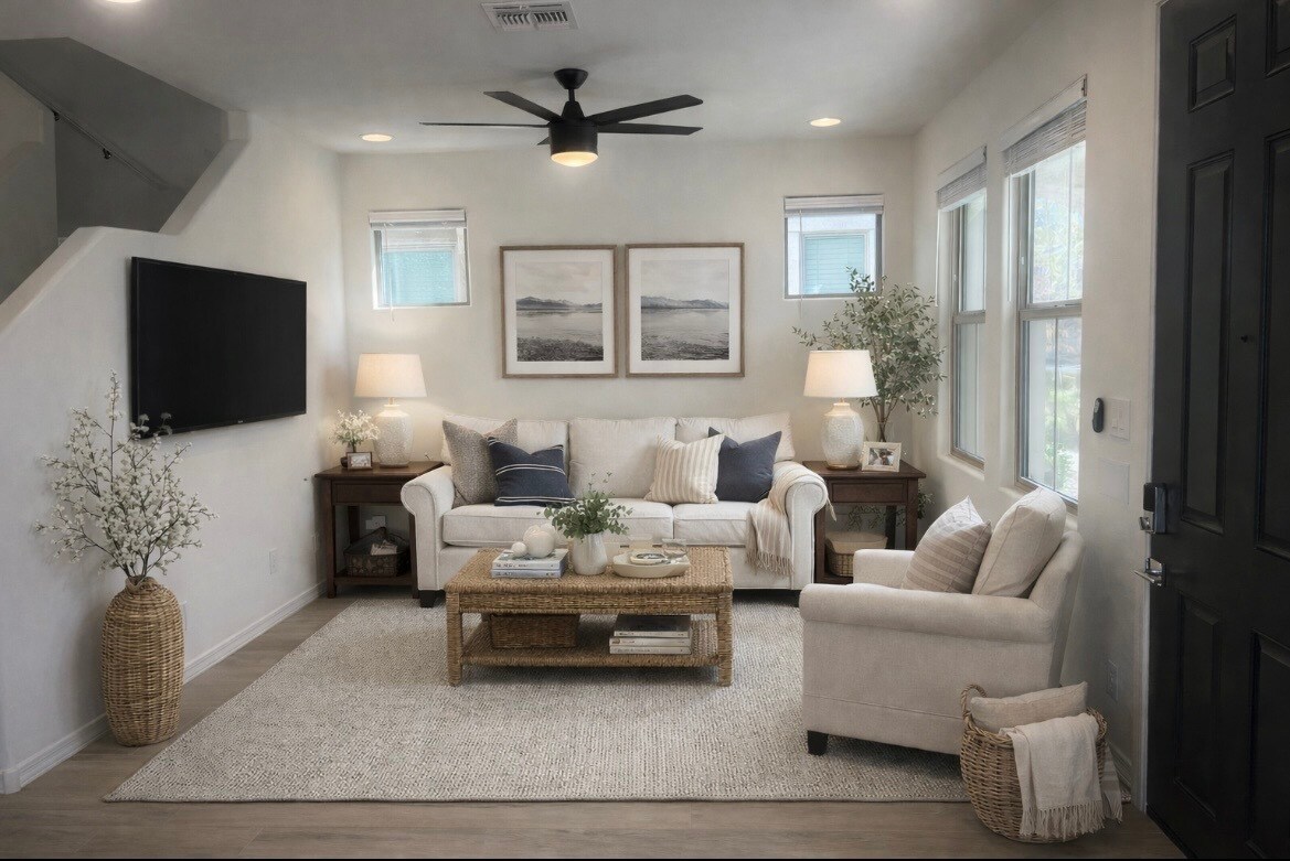 Building Photo - 8337 E Irwin Ave