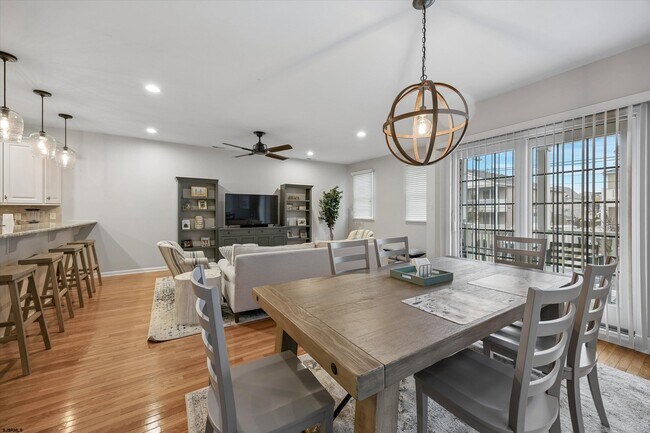 Building Photo - 113 N Adams Ave