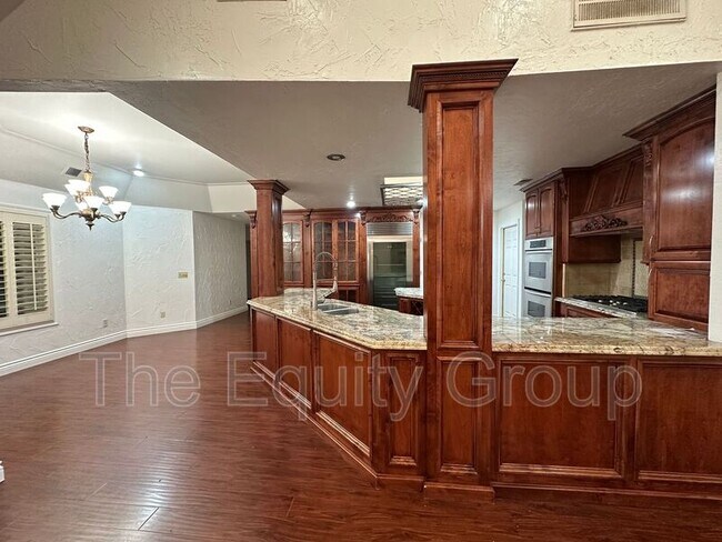 Building Photo - 5503 W Sweet Dr