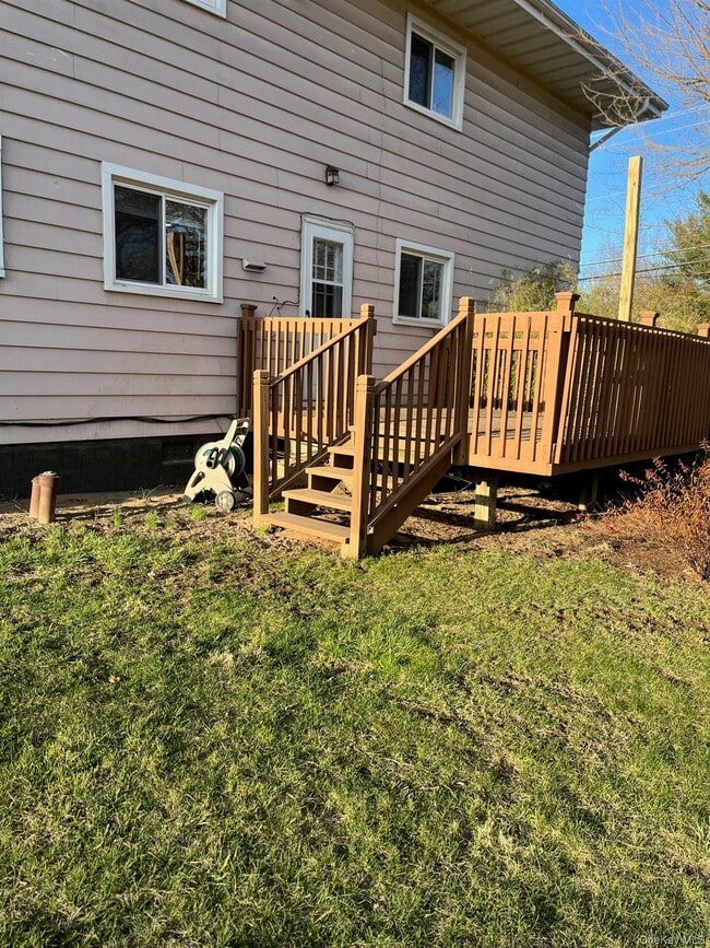 Building Photo - 40 Country Ln
