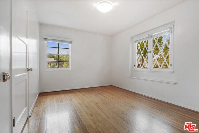 Building Photo - 3401 Corinth Ave