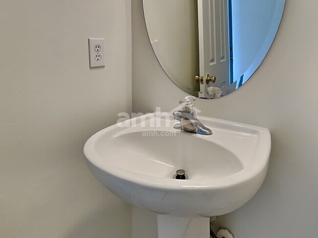 Building Photo - 14012 Sobeck Ln