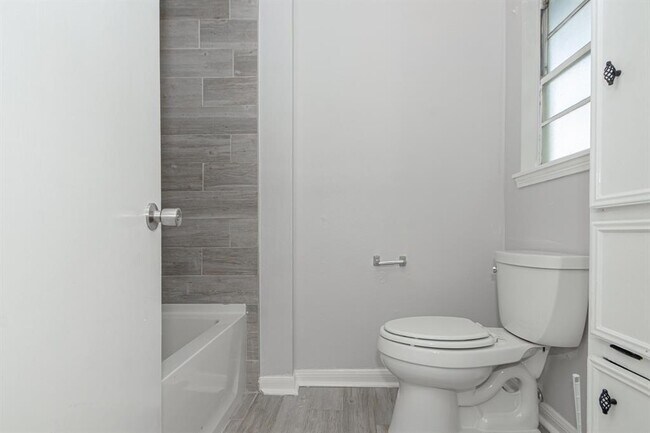 Building Photo - 5414 Forest Timbers Dr