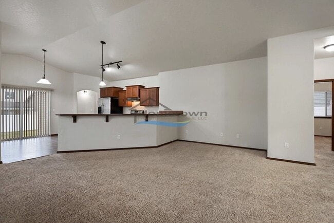 Building Photo - Stunning 3 Bedroom 2 Bath Home in The Landings!