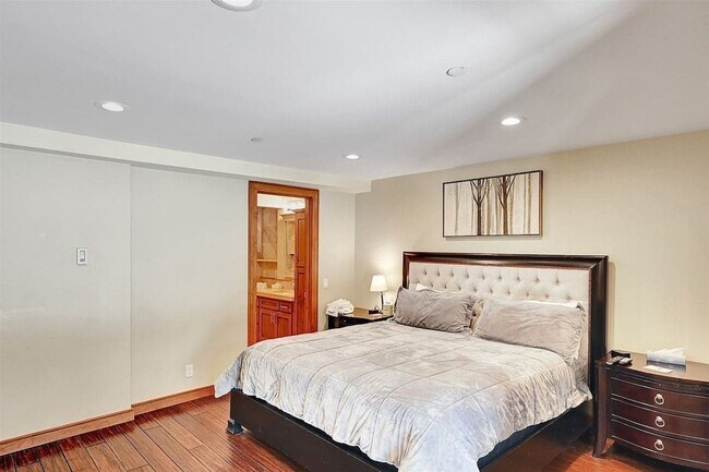 Building Photo - Fully Remodeled 1BD + Private Bunk Room | 2BA | Aspen Creek – $3,100/Month