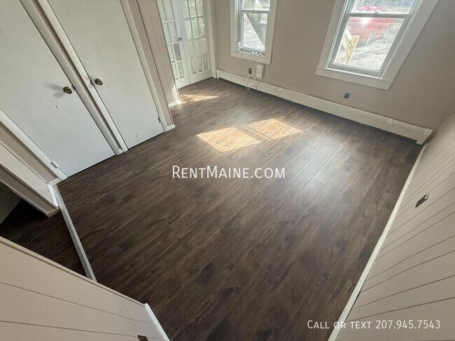 Building Photo - 468 Union St